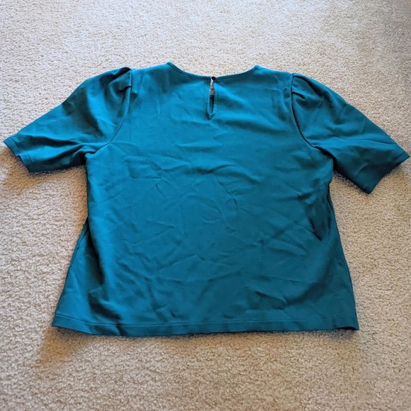 JCrew Short Sleeve Blouse Keyhole Back Large EUC Blue - Picture 2 of 3